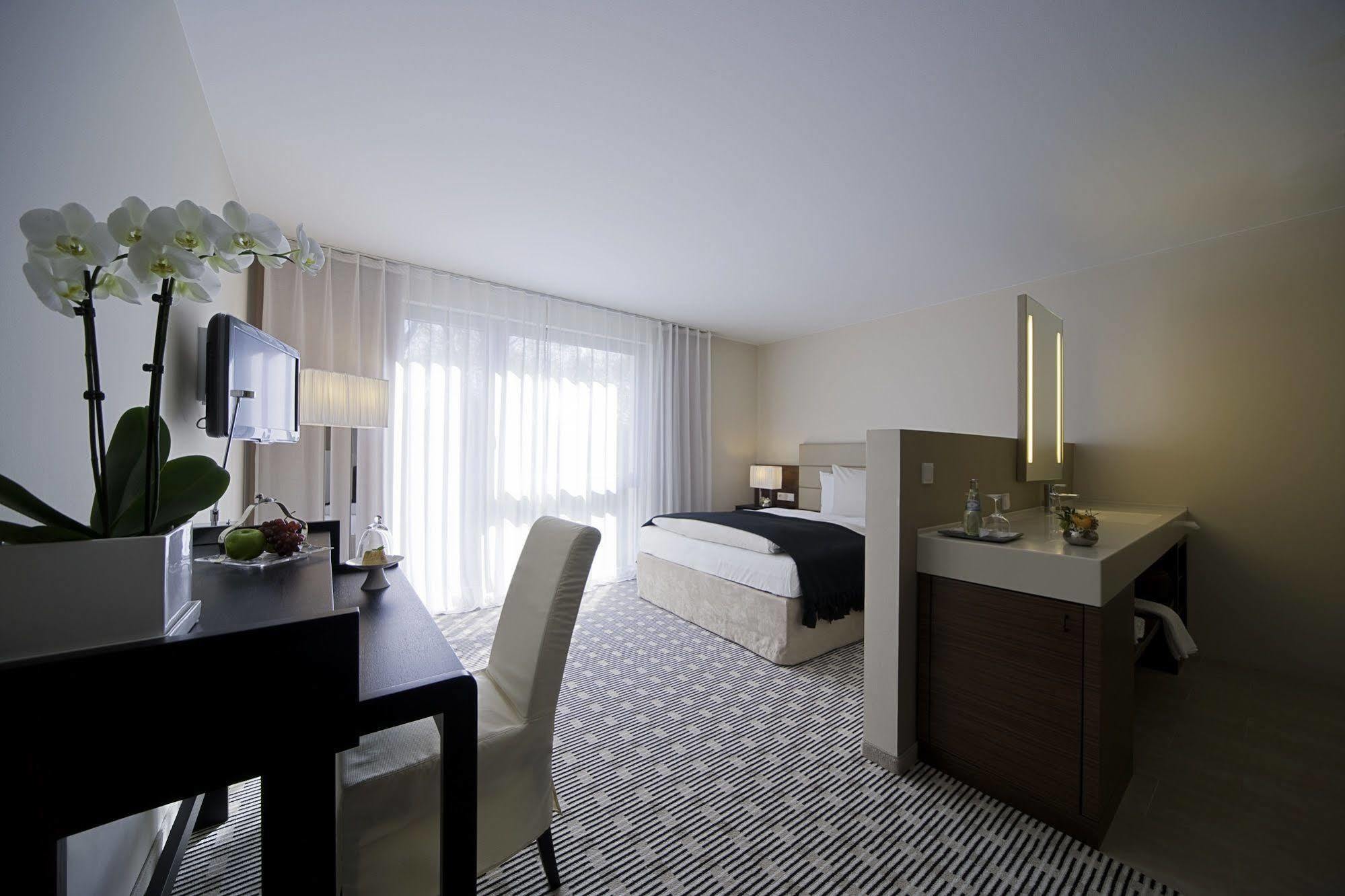 Seehotel Ketsch Schwetzingen Esterno foto